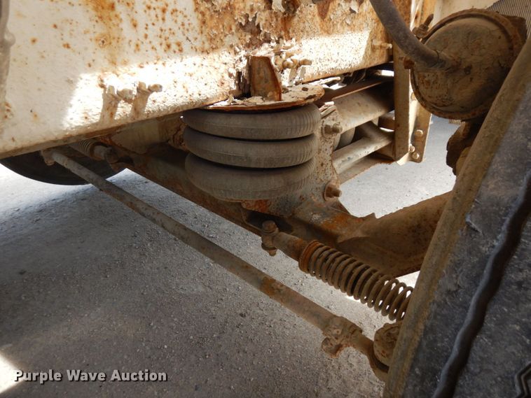 image for item MF9637 2002 Volvo VHD  ready mix truck