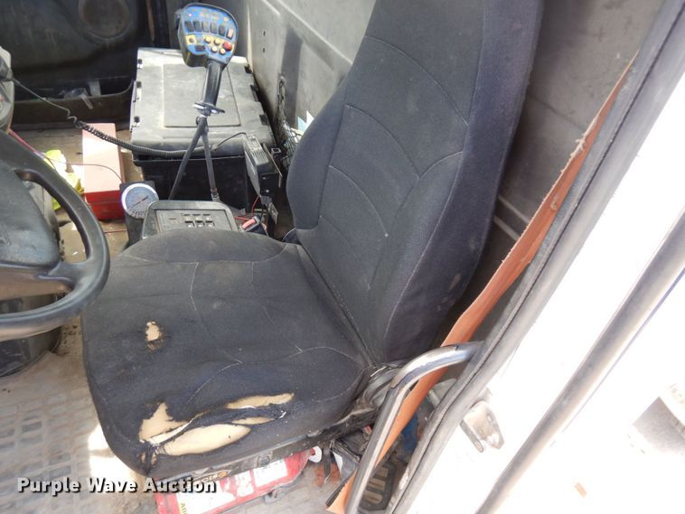 image for item MF9637 2002 Volvo VHD  ready mix truck