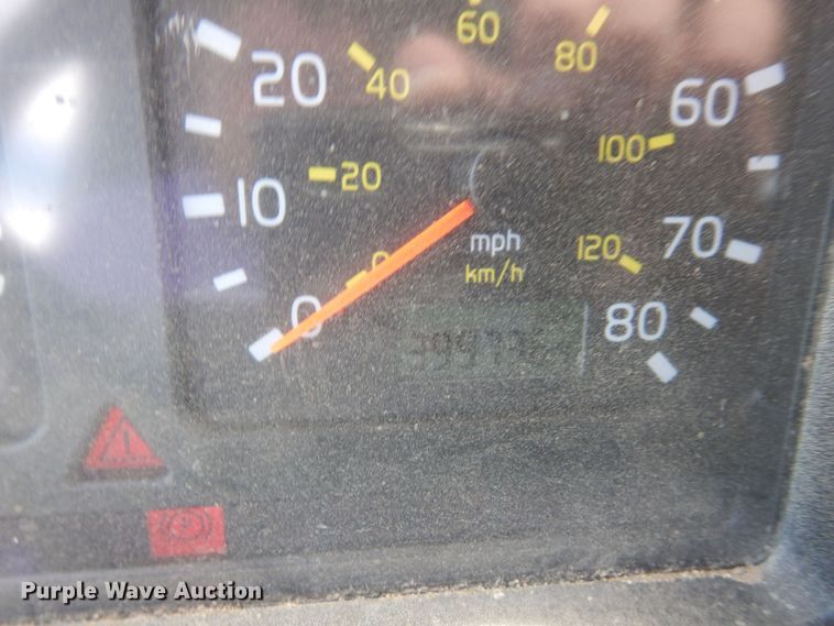 image for item MF9637 2002 Volvo VHD  ready mix truck