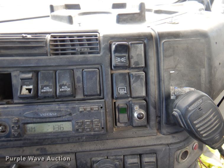 image for item MF9637 2002 Volvo VHD  ready mix truck