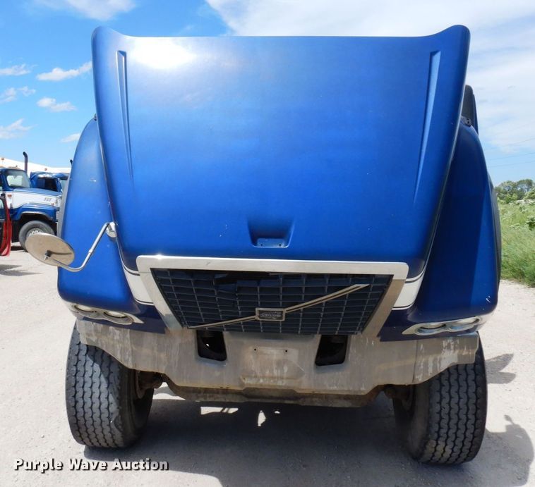 image for item MF9637 2002 Volvo VHD  ready mix truck