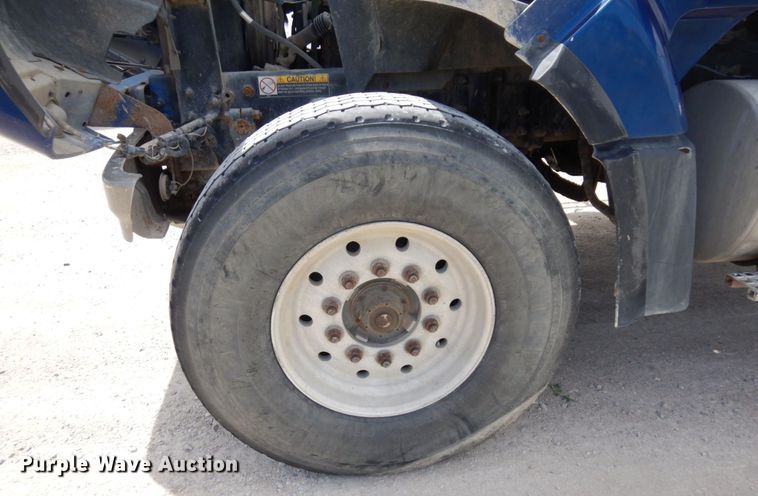 image for item MF9637 2002 Volvo VHD  ready mix truck