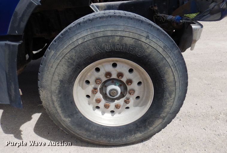 image for item MF9637 2002 Volvo VHD  ready mix truck