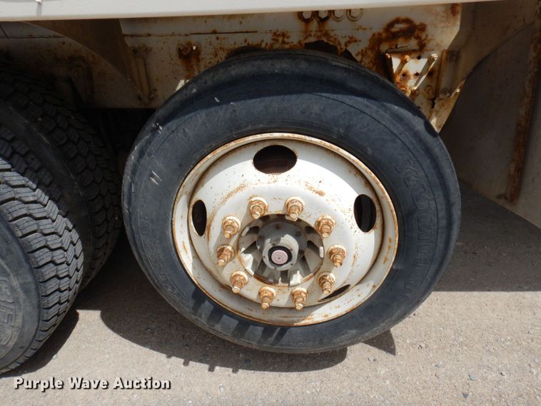 image for item MF9637 2002 Volvo VHD  ready mix truck