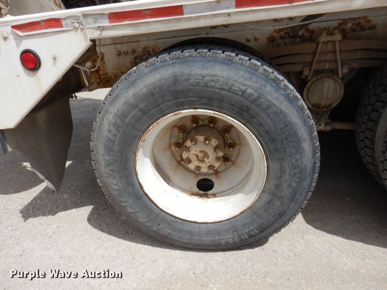 image for item MF9637 2002 Volvo VHD  ready mix truck