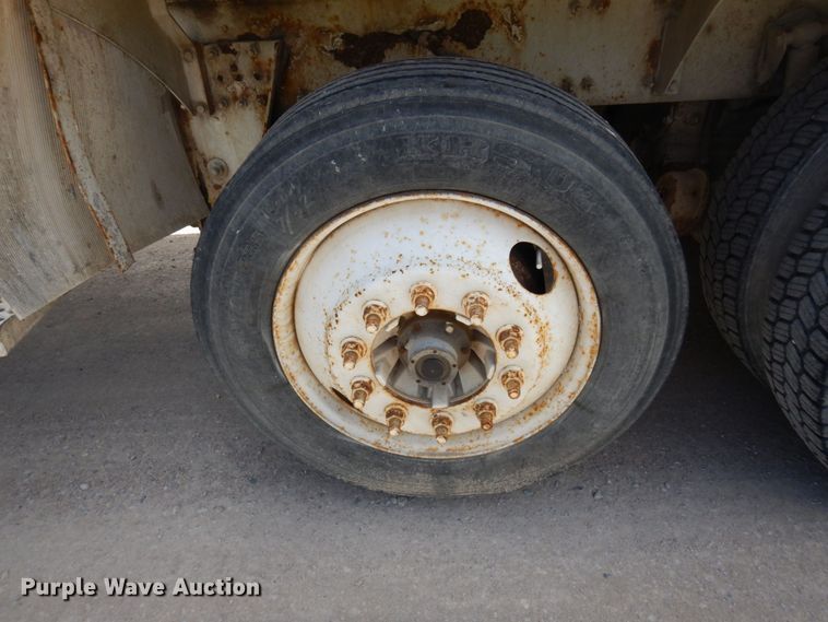 image for item MF9637 2002 Volvo VHD  ready mix truck