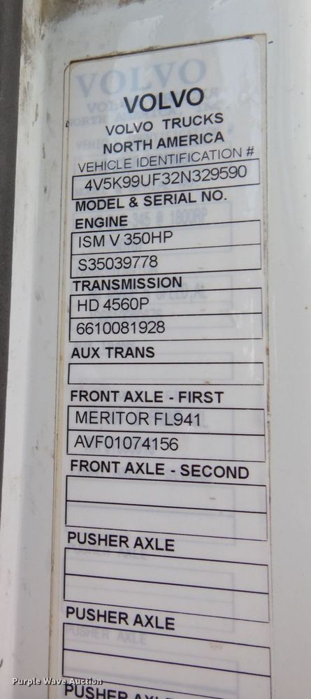 image for item MF9637 2002 Volvo VHD  ready mix truck