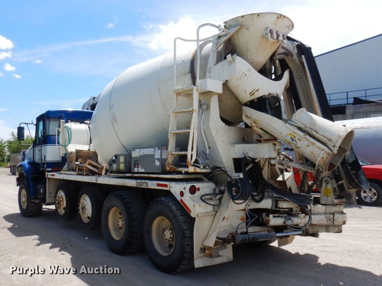 image for item MF9638 2005 Oshkosh F Series  ready mix truck