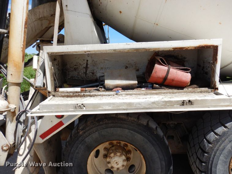 image for item MF9638 2005 Oshkosh F Series  ready mix truck