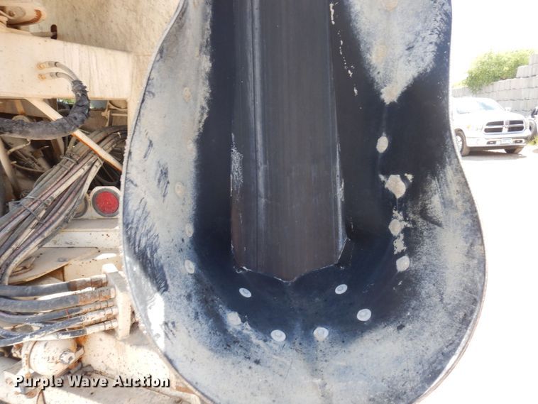 image for item MF9638 2005 Oshkosh F Series  ready mix truck