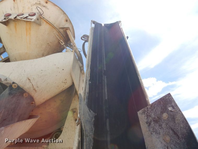 image for item MF9638 2005 Oshkosh F Series  ready mix truck