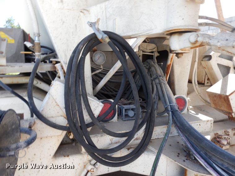 image for item MF9638 2005 Oshkosh F Series  ready mix truck