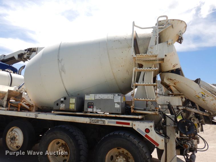 image for item MF9638 2005 Oshkosh F Series  ready mix truck