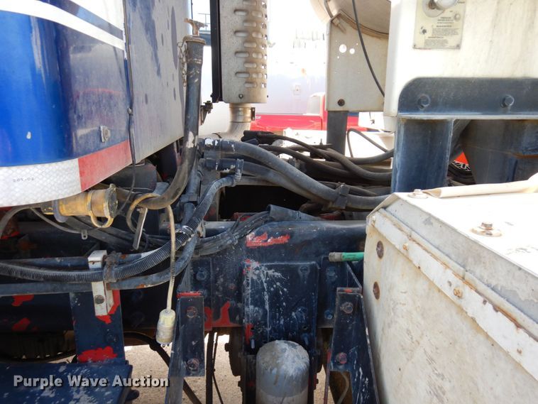 image for item MF9638 2005 Oshkosh F Series  ready mix truck