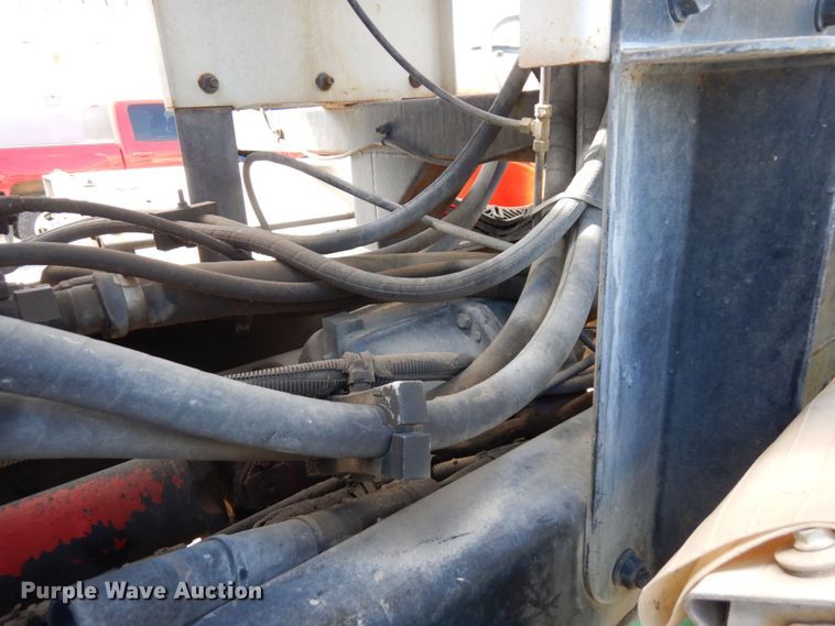 image for item MF9638 2005 Oshkosh F Series  ready mix truck