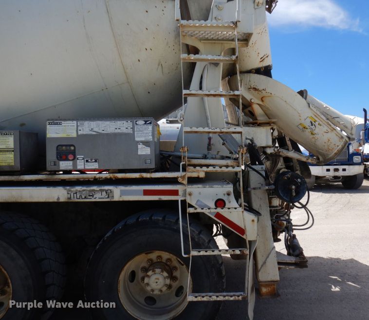 image for item MF9638 2005 Oshkosh F Series  ready mix truck