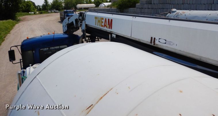 image for item MF9638 2005 Oshkosh F Series  ready mix truck