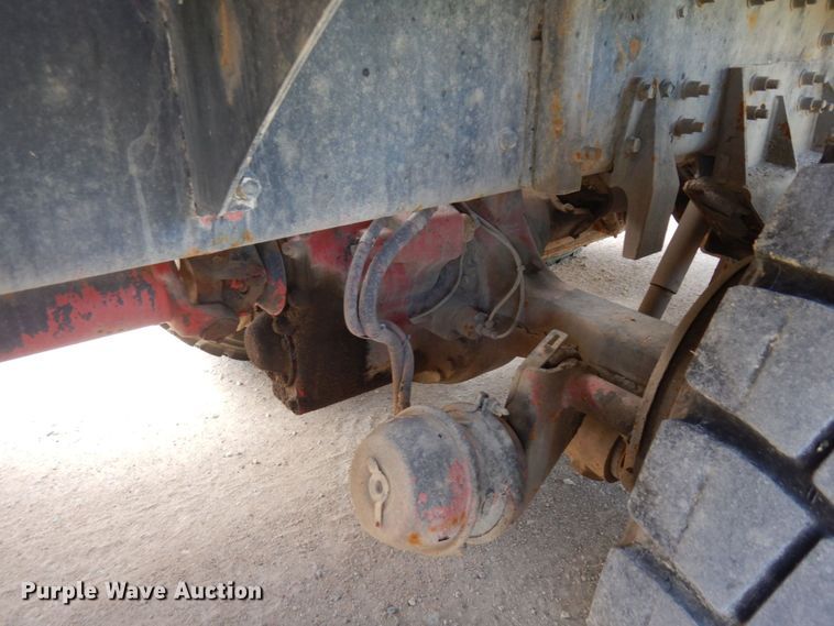 image for item MF9638 2005 Oshkosh F Series  ready mix truck