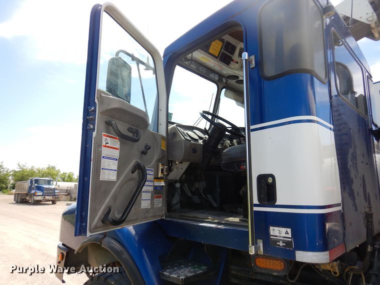 image for item MF9638 2005 Oshkosh F Series  ready mix truck