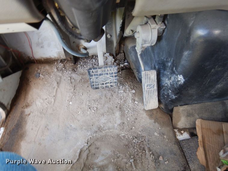 image for item MF9638 2005 Oshkosh F Series  ready mix truck