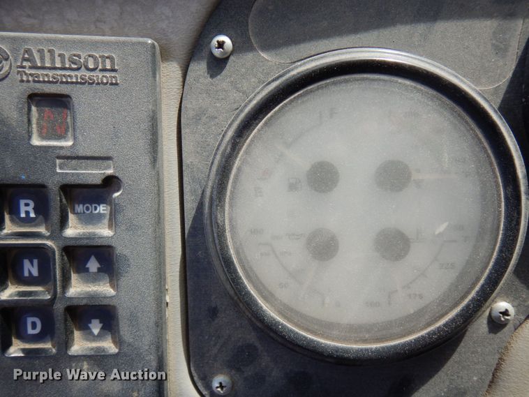 image for item MF9638 2005 Oshkosh F Series  ready mix truck