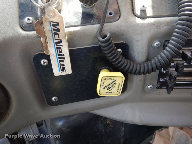 image for item MF9638 2005 Oshkosh F Series  ready mix truck