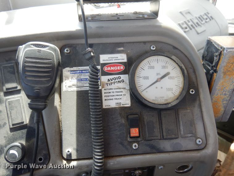 image for item MF9638 2005 Oshkosh F Series  ready mix truck