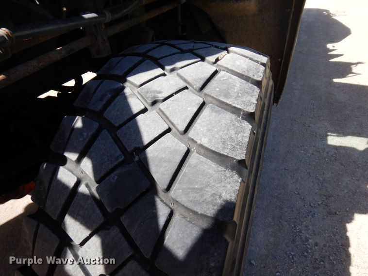 image for item MF9638 2005 Oshkosh F Series  ready mix truck