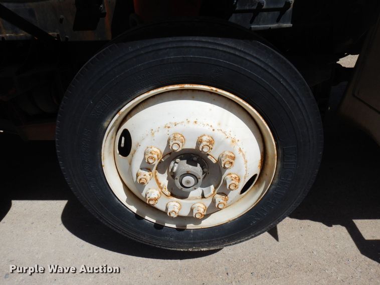 image for item MF9638 2005 Oshkosh F Series  ready mix truck