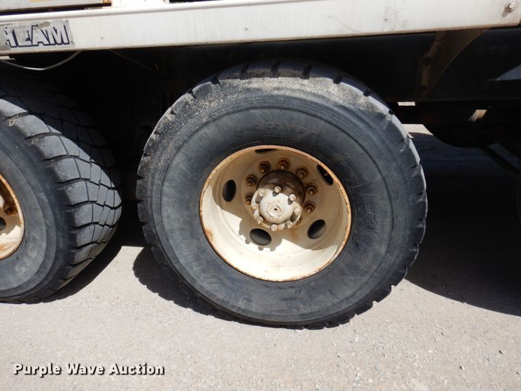 image for item MF9638 2005 Oshkosh F Series  ready mix truck