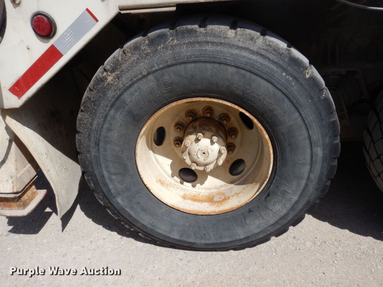 image for item MF9638 2005 Oshkosh F Series  ready mix truck