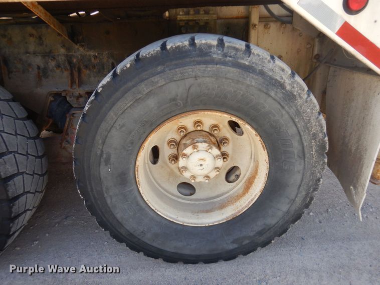 image for item MF9638 2005 Oshkosh F Series  ready mix truck