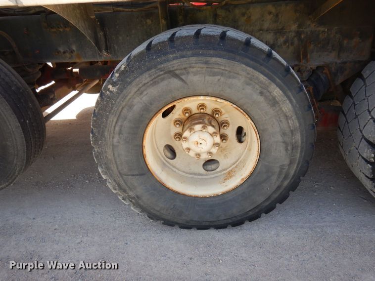 image for item MF9638 2005 Oshkosh F Series  ready mix truck