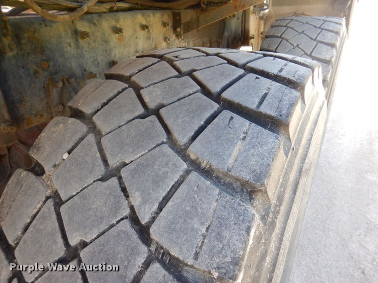 image for item MF9638 2005 Oshkosh F Series  ready mix truck