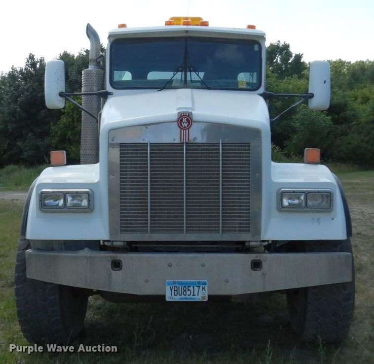 image for item MF9640 2006 Kenworth W900  ready mix truck