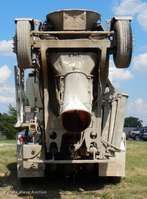 image for item MF9640 2006 Kenworth W900  ready mix truck