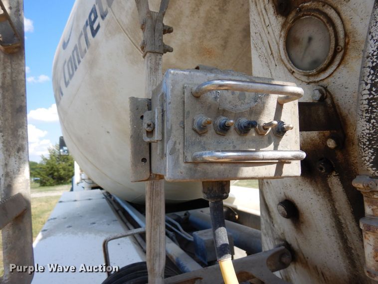 image for item MF9640 2006 Kenworth W900  ready mix truck