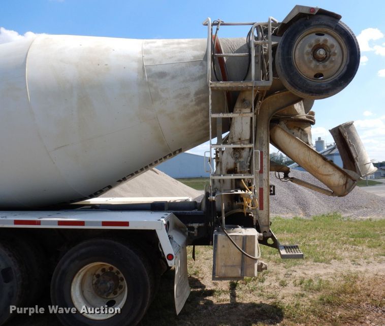 image for item MF9640 2006 Kenworth W900  ready mix truck