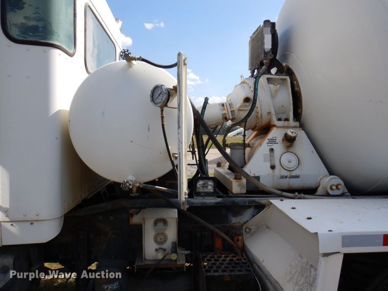 image for item MF9640 2006 Kenworth W900  ready mix truck