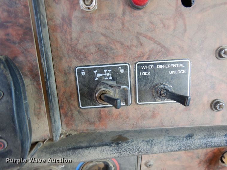 image for item MF9640 2006 Kenworth W900  ready mix truck