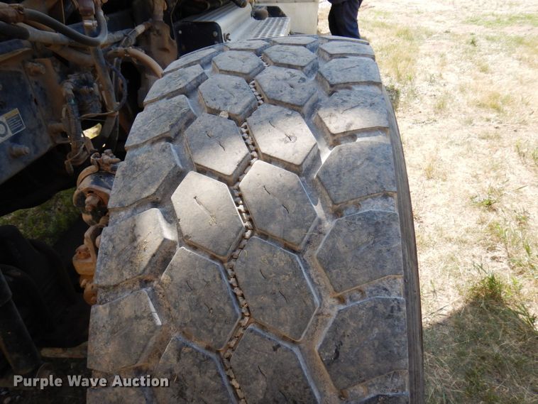 image for item MF9640 2006 Kenworth W900  ready mix truck