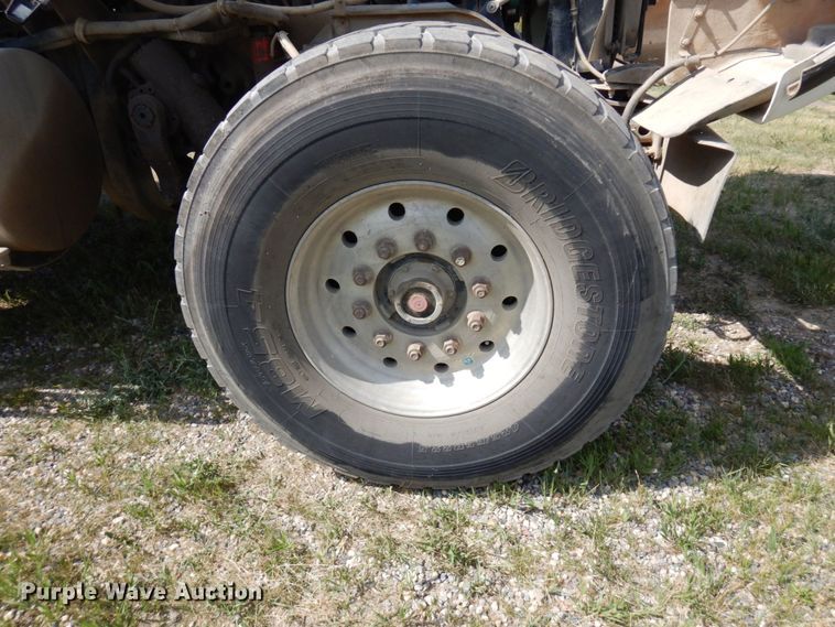 image for item MF9640 2006 Kenworth W900  ready mix truck