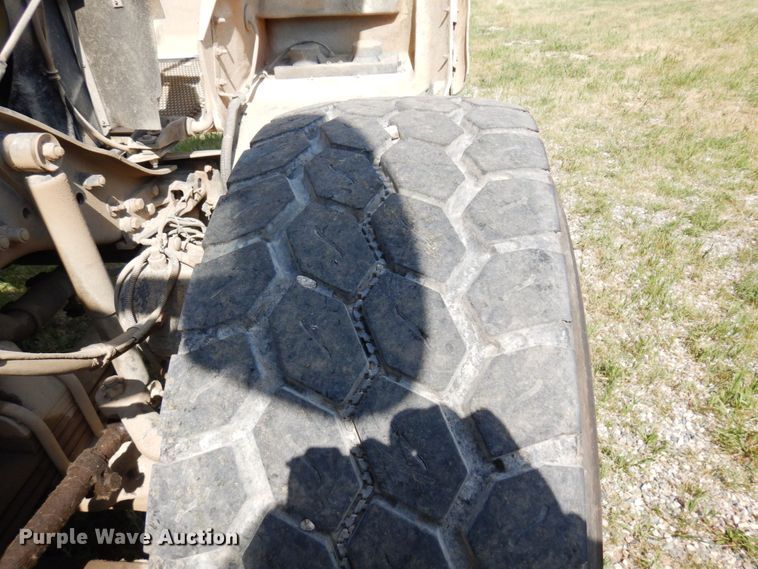 image for item MF9640 2006 Kenworth W900  ready mix truck