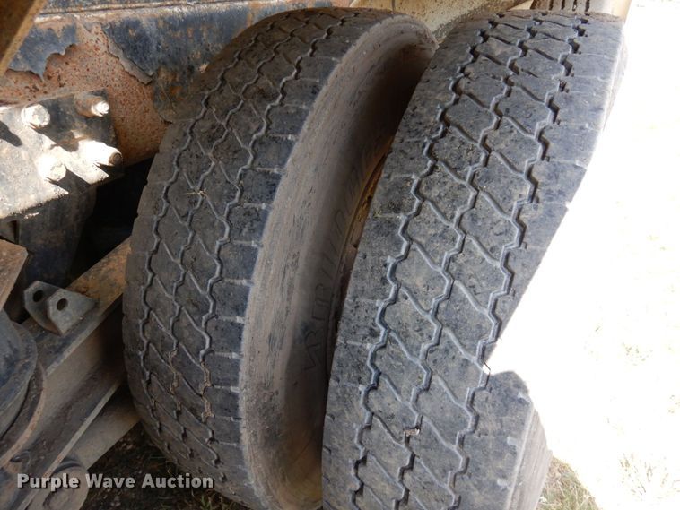 image for item MF9640 2006 Kenworth W900  ready mix truck