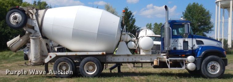 image for item MF9641 2005 Mack CV513  ready mix truck