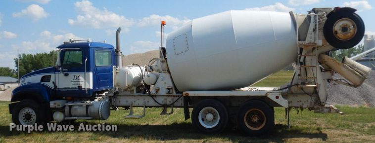 image for item MF9641 2005 Mack CV513  ready mix truck