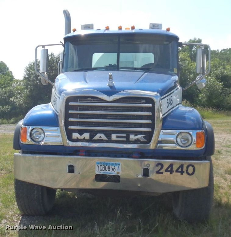 image for item MF9641 2005 Mack CV513  ready mix truck