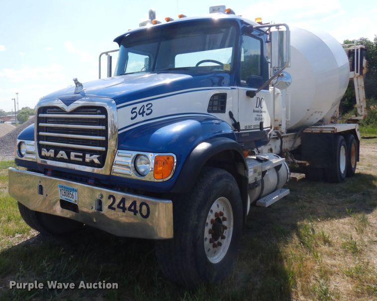 image for item MF9641 2005 Mack CV513  ready mix truck