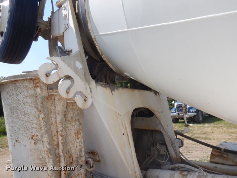 image for item MF9641 2005 Mack CV513  ready mix truck