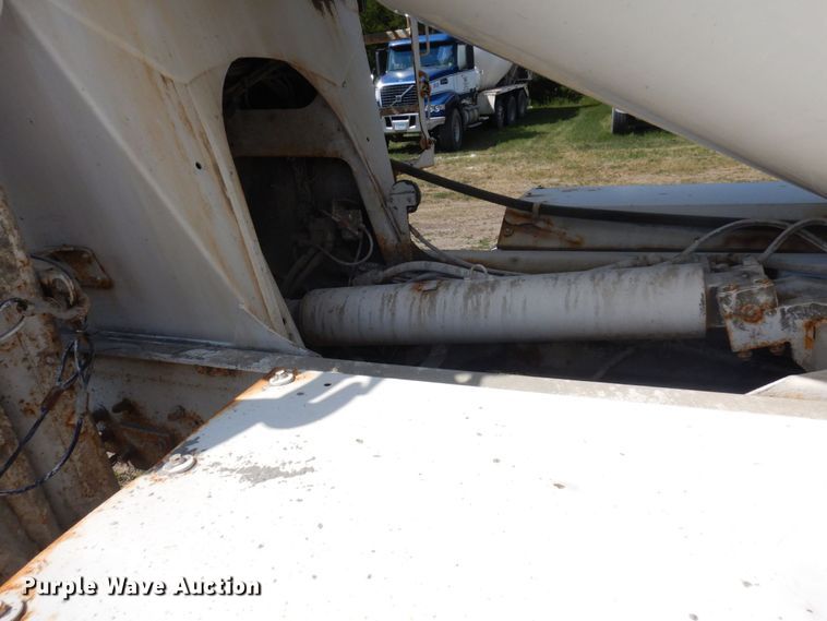 image for item MF9641 2005 Mack CV513  ready mix truck